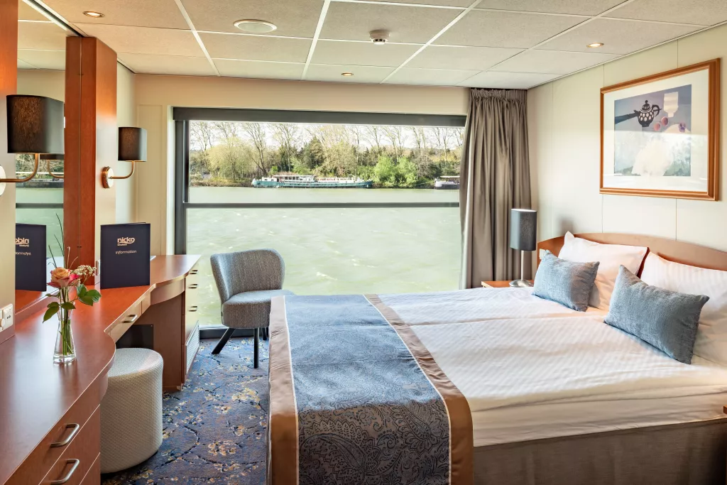 2-Bett Deluxe Oberdeck achtern mit absenkbarem Panoramafenster