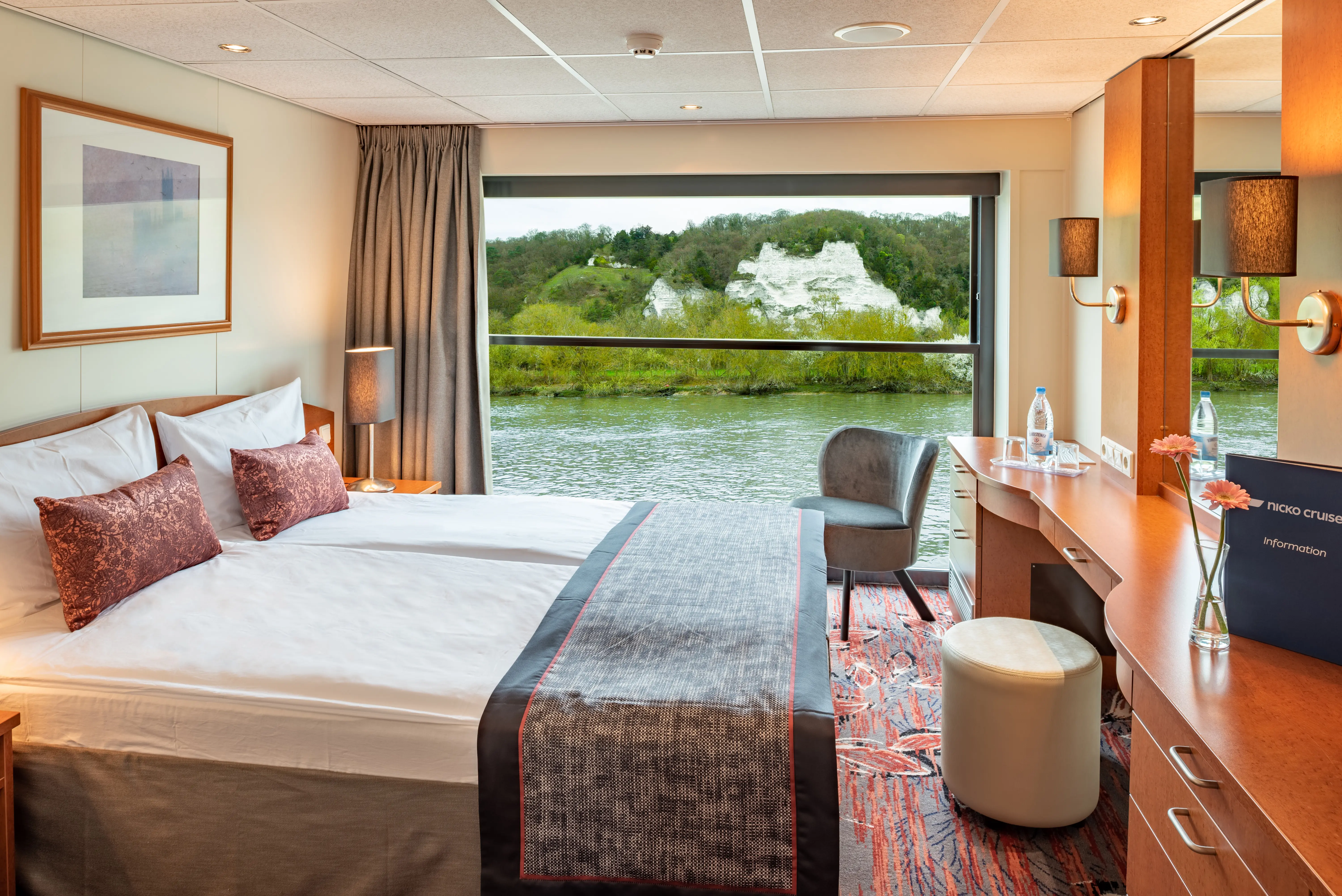 2-Bett Deluxe Oberdeck achtern mit absenkbarem Panoramafenster