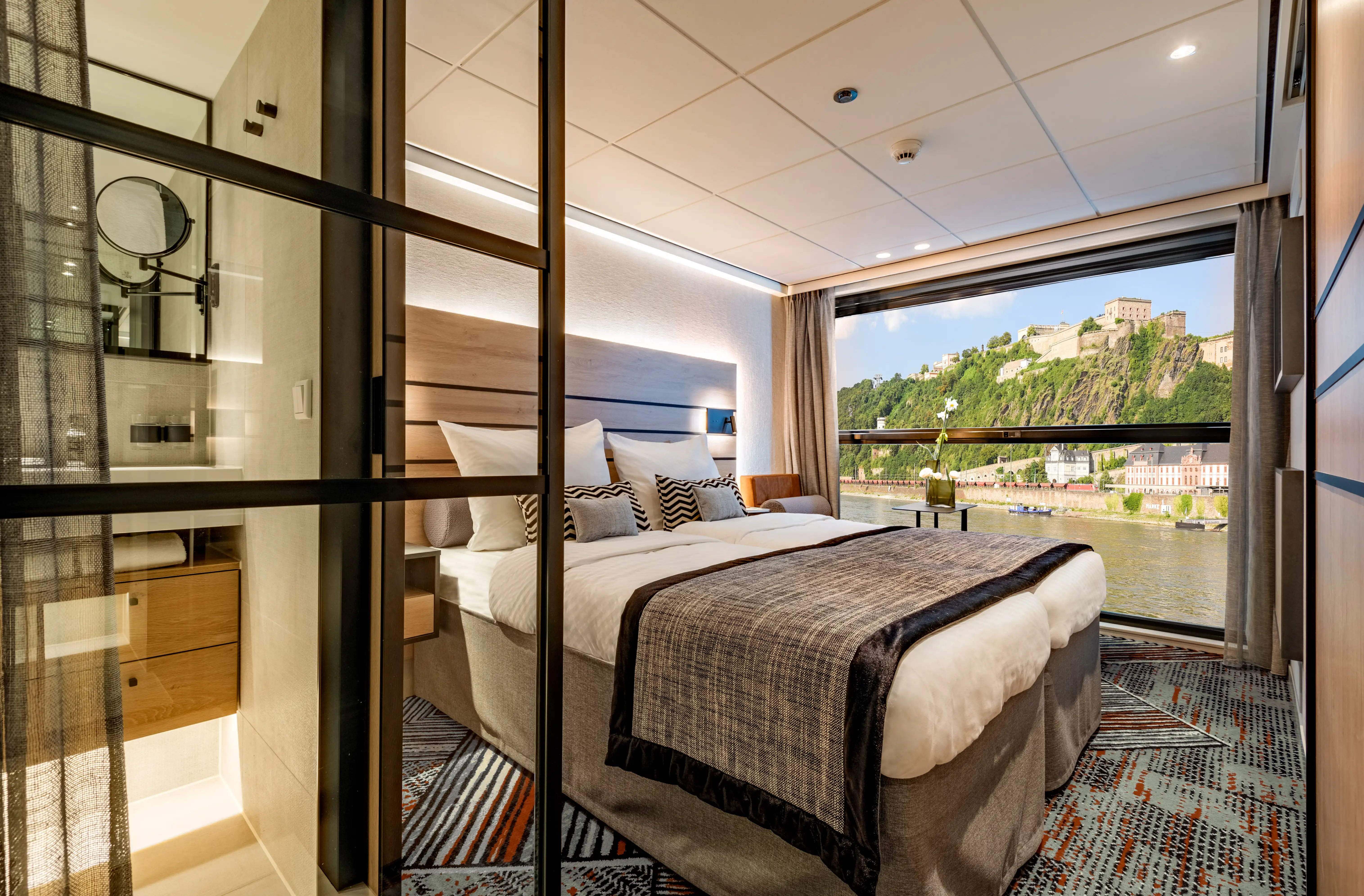 2-Bett Oberdeck mit absenkbarem Panoramafenster