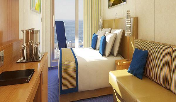 Cabine avec grand balcon orienté vers la poupe