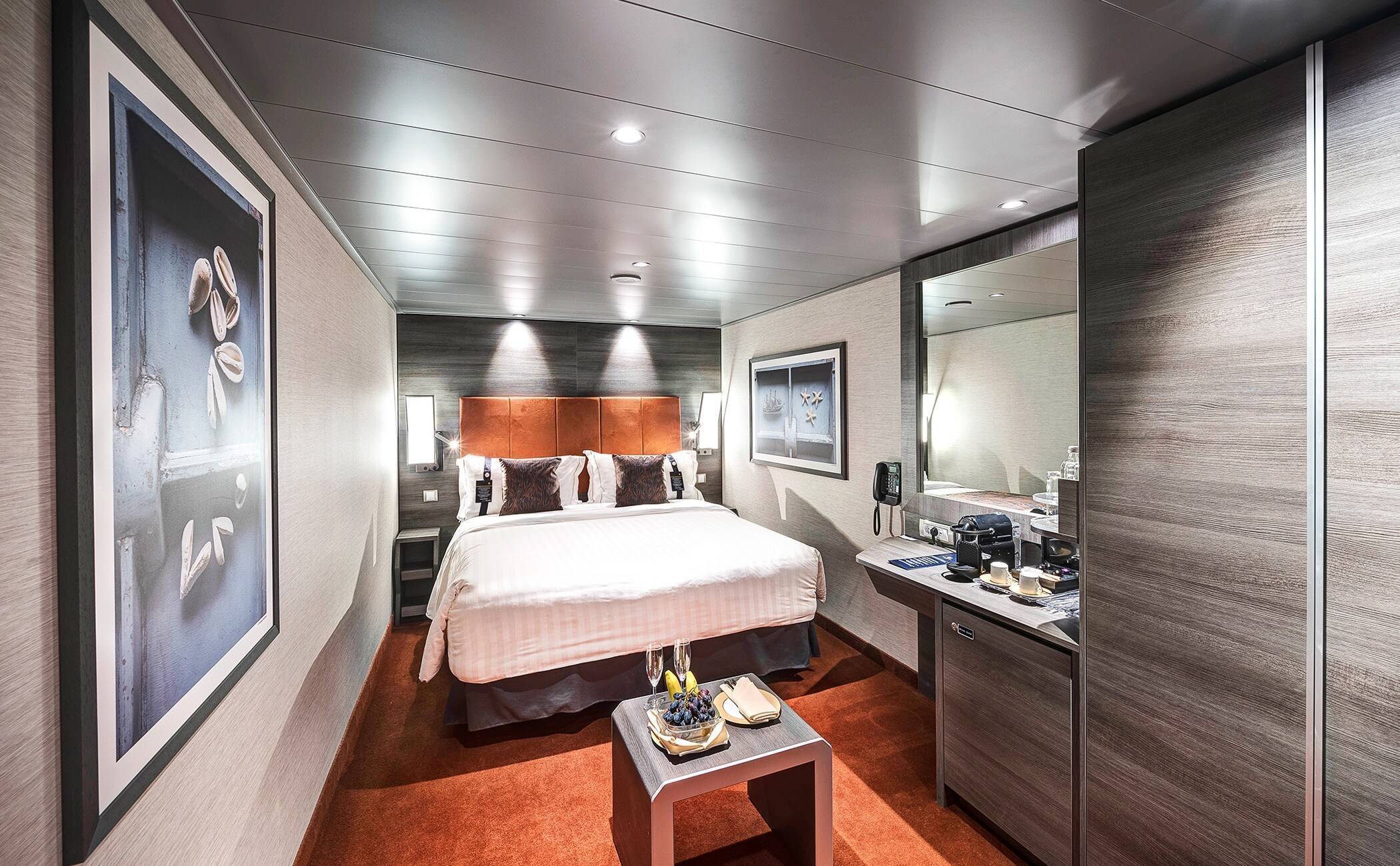 Yacht-Club-Innen-Suite