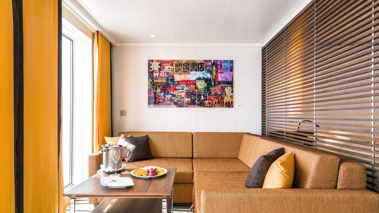 Deluxe Suite