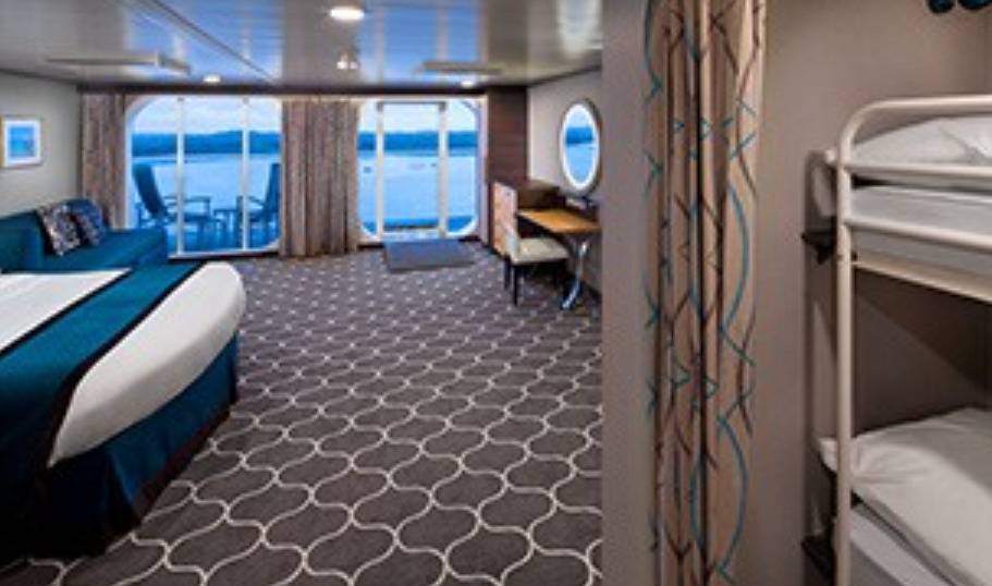 Cabine ultra spacieuse à grand balcon avec vue sur océan