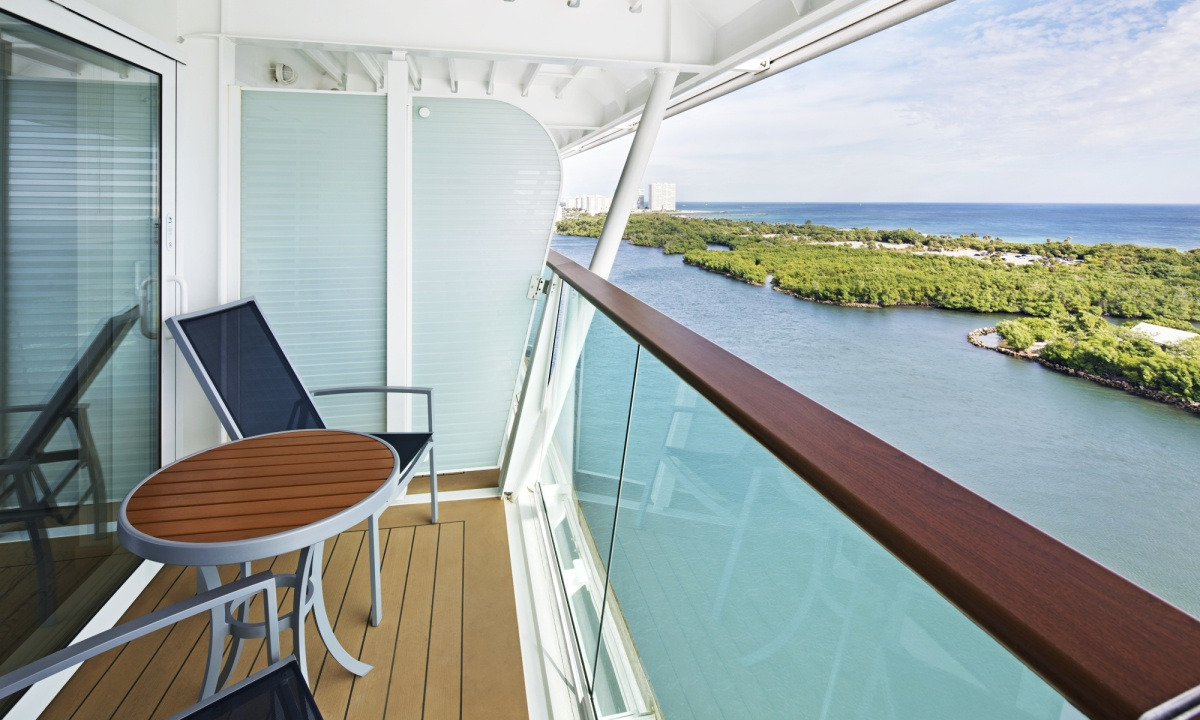 Cabine spacieuse à balcon avec vue sur mer