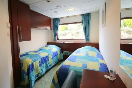 CABINE DE CATEGORIE A AVEC 2 LITS SUR LE PONT PRINCIPAL