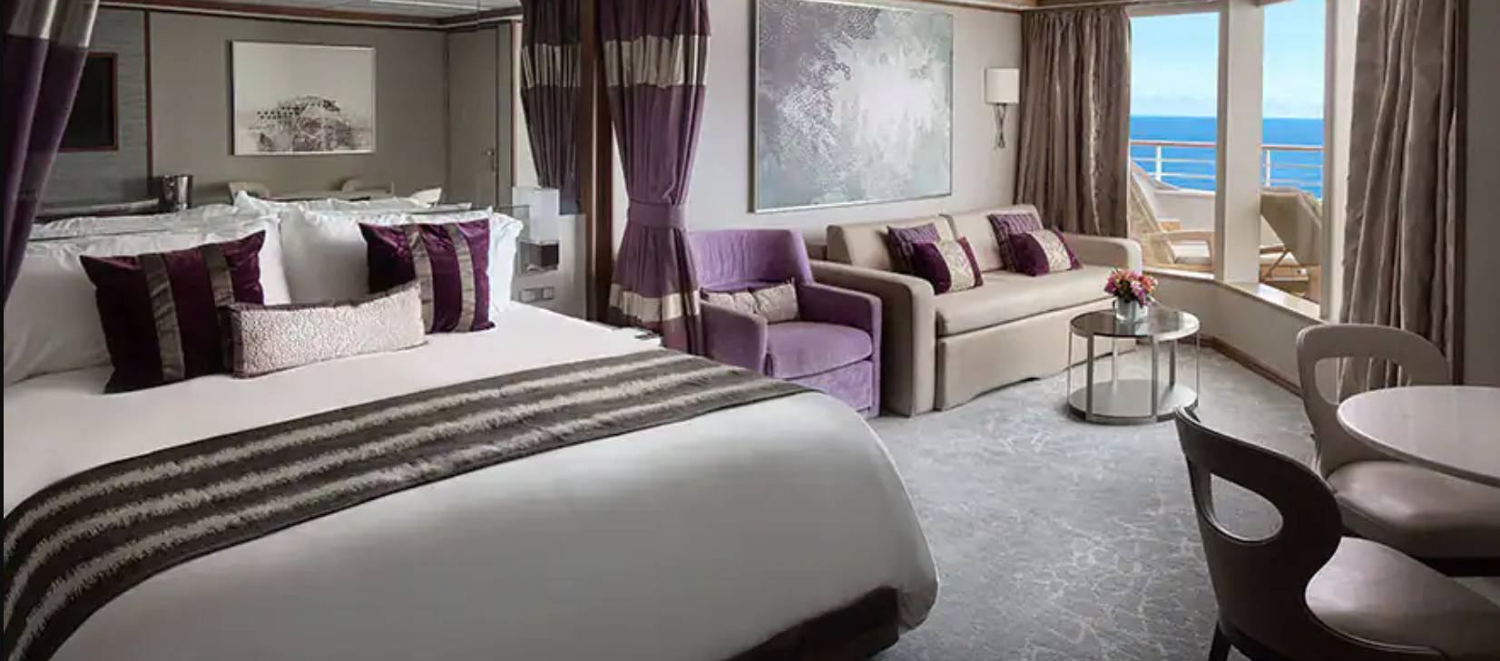 Appartement de luxe à l'avant avec grand balcon