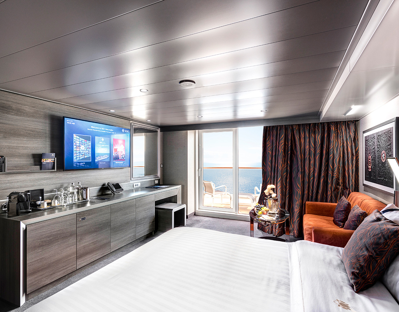 MSC YACHT CLUB MAISONETTE SUITE MIT WHIRLPOOL