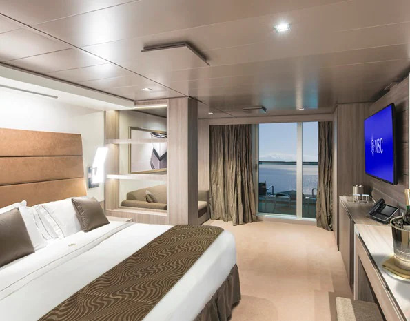 YACHT CLUB DELUXE GRAND SUITE