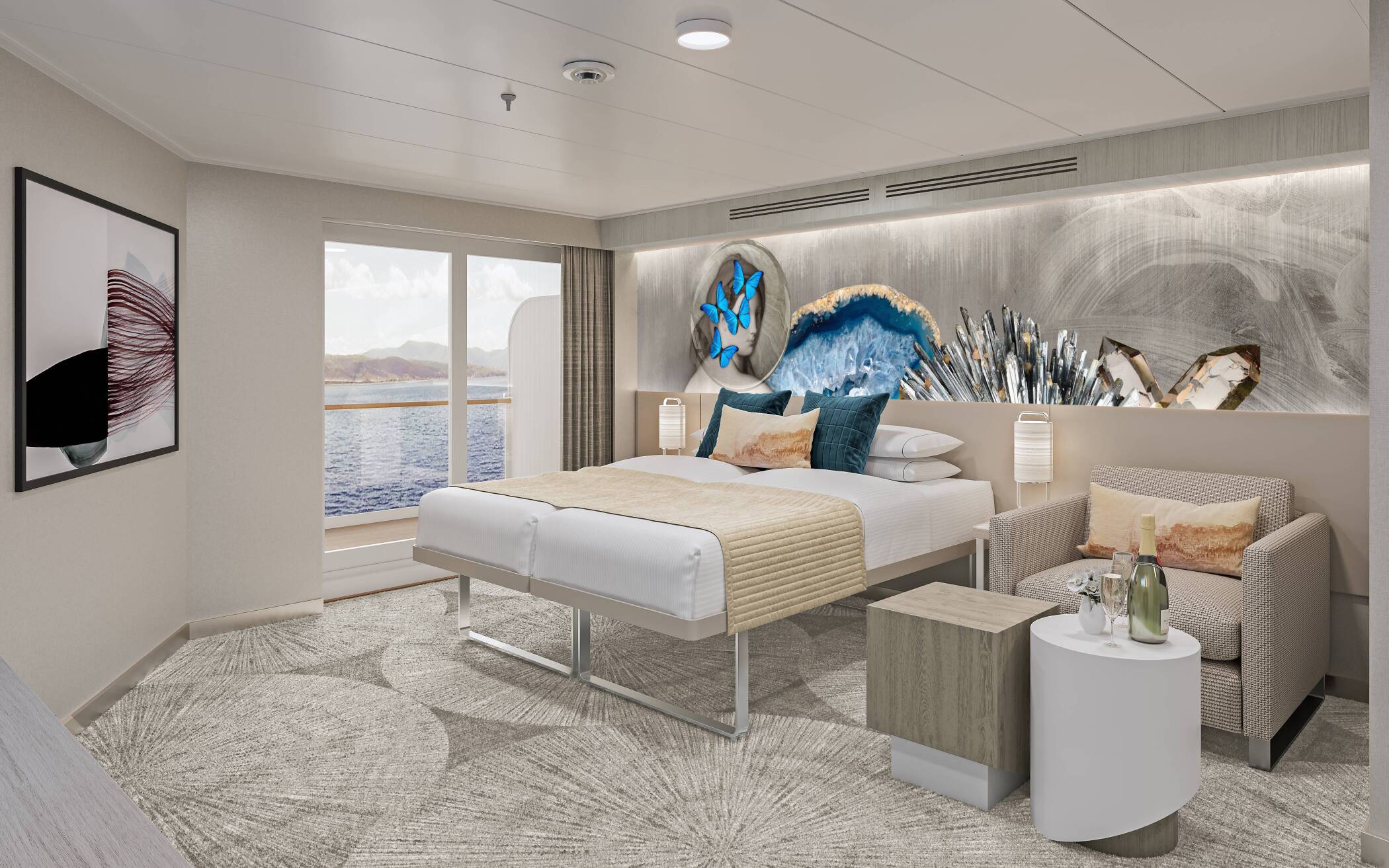 Suite avec balcon Club orienté vers l'avant avec grand balcon
