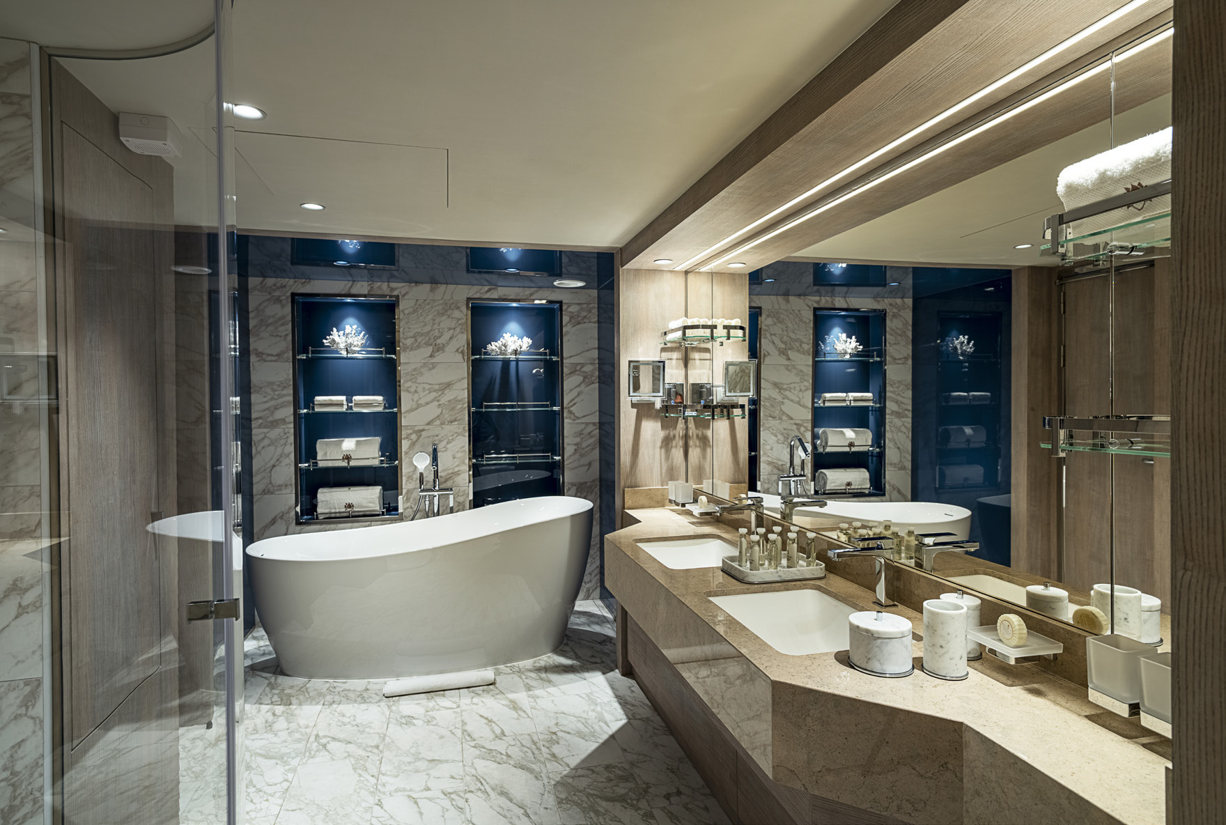 MSC Yacht Club Royal Suite mit Whirlpool-Bad