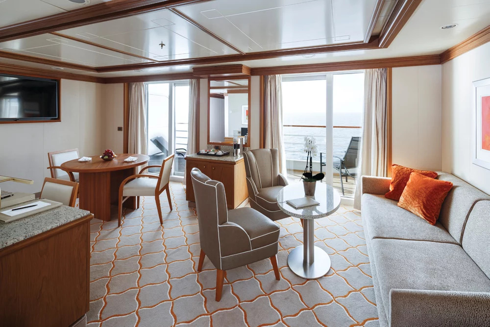 Suite Silver 1