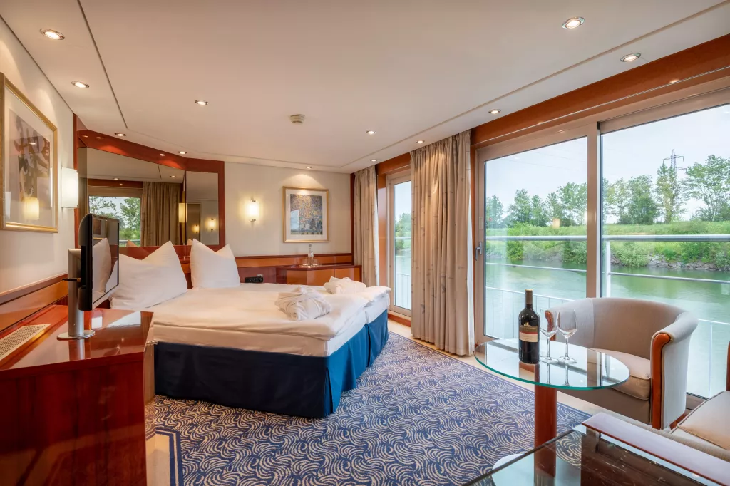 2-Bett Junior Suite Oberdeck mit französischem Balkon