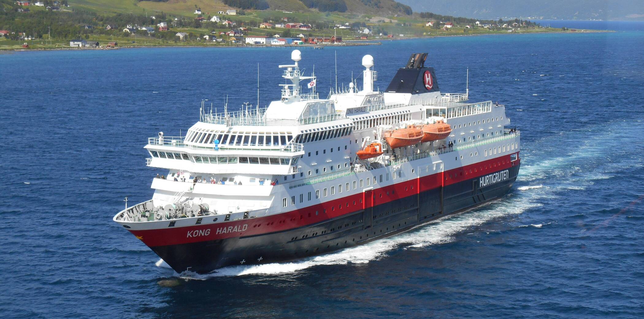 The Coastal Express: Bergen - Kirkenes - Bergen