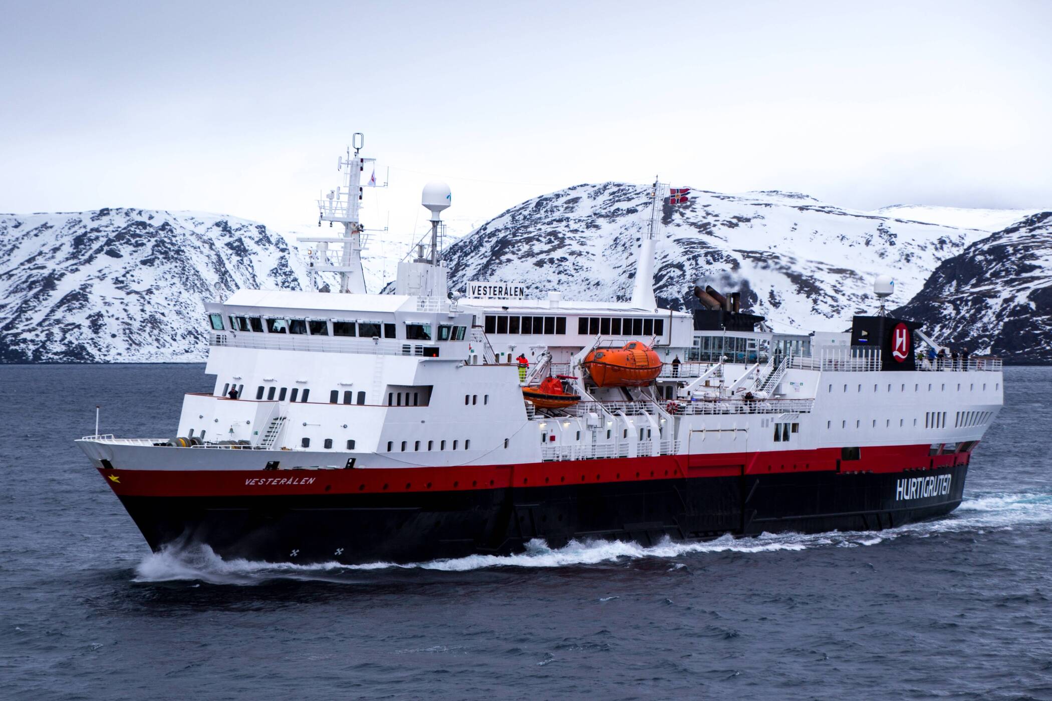 The Coastal Express: Bergen - Kirkenes - Bergen